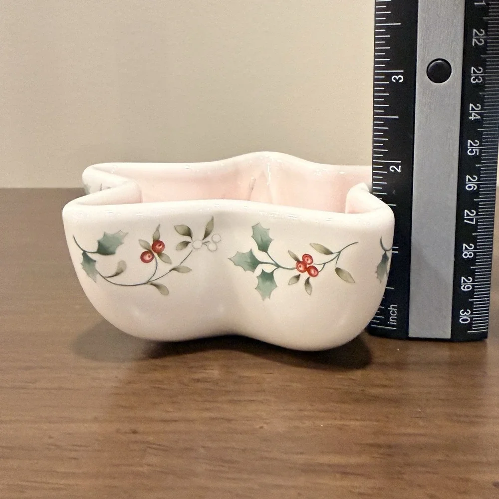 Vintage 1997 Christmas Pfaltzgraff Winterberry Star Votive Candle Scented